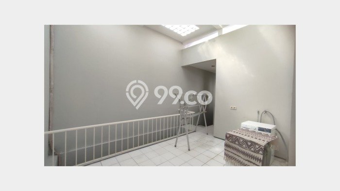 Disewakan Rumah Strategis LT 500m2 / LB 600m2 di Pondok Indah, Jakarta Selatan Disewakan Rumah Strategis LT 500m2 / LB 600m2 di Pondok Indah, Jakarta Selatan