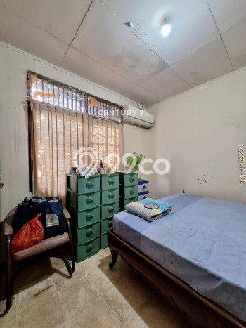 Rumah Luas Asri 3 KT Siap Pakai di Bintaro Tangerang Selatan Rumah Luas Asri 3 KT Siap Pakai di Bintaro Tangerang Selatan