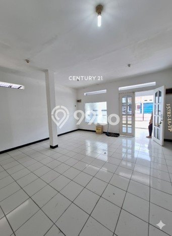 Hunian Luxury di Tangerang Selatan Strategis Kondisi Terawat Hunian Luxury di Tangerang Selatan Strategis Kondisi Terawat
