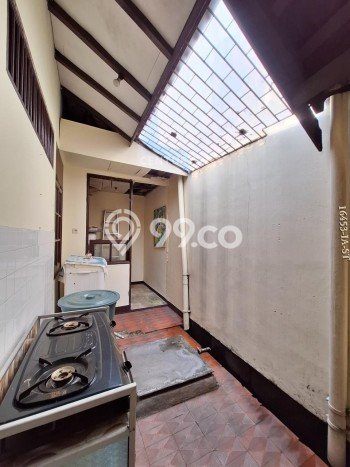 Rumah Luas Asri 3 KT Siap Pakai di Bintaro Tangerang Selatan Rumah Luas Asri 3 KT Siap Pakai di Bintaro Tangerang Selatan