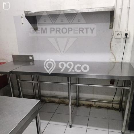 Ruko Dijual di Prime Area Jakarta Barat Luas 240m2 Ruko Dijual di Prime Area Jakarta Barat Luas 240m2