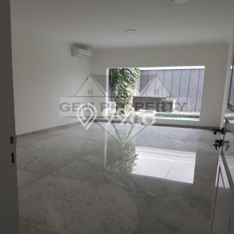 Rumah Elit Modern Tanpa Renovasi di Intercon Jakarta Barat Rumah Elit Modern Tanpa Renovasi di Intercon Jakarta Barat