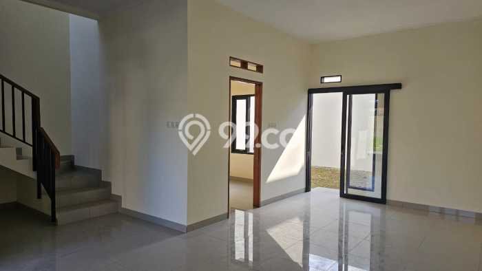 Rumah Modern 3 KT LT 144m2 di Buah Batu Rumah Modern 3 KT LT 144m2 di Buah Batu