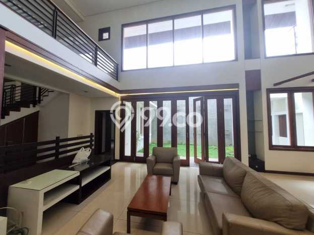 Rumah Elit LB 350m2 Siap Pakai Desain Elegan di Setra Duta, Bandung Rumah Elit LB 350m2 Siap Pakai Desain Elegan di Setra Duta, Bandung