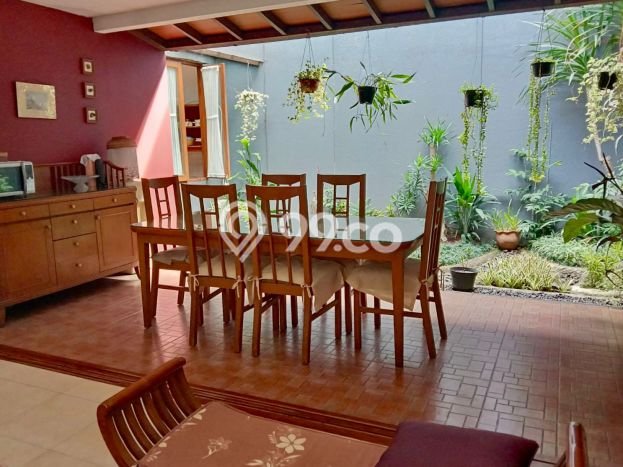 Ready to Use! Premium House LT 210m2 Desain Modern di Setra Duta Ready to Use! Premium House LT 210m2 Desain Modern di Setra Duta