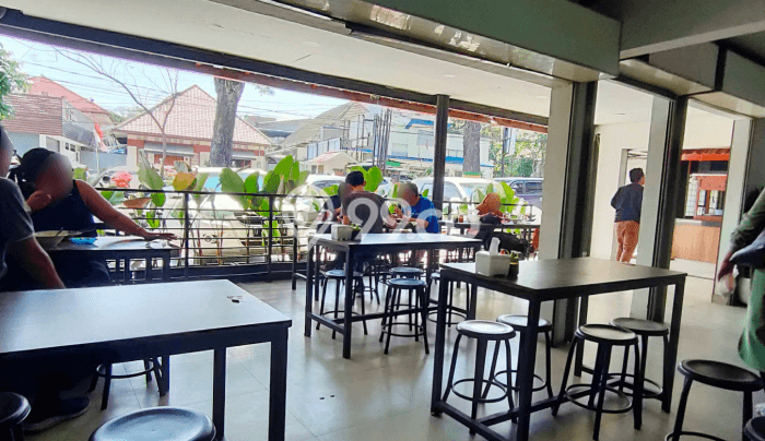 Ruko untuk Disewa di Pusat Bandung Luas Bangunan 400m2 Ruko untuk Disewa di Pusat Bandung Luas Bangunan 400m2