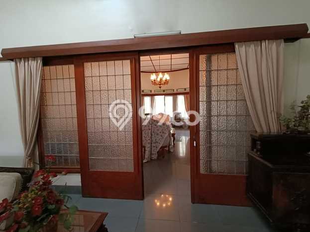 Hunian Mewah LB 500m2 Siap Huni Desain Elegan di Riau, Bandung Hunian Mewah LB 500m2 Siap Huni Desain Elegan di Riau, Bandung