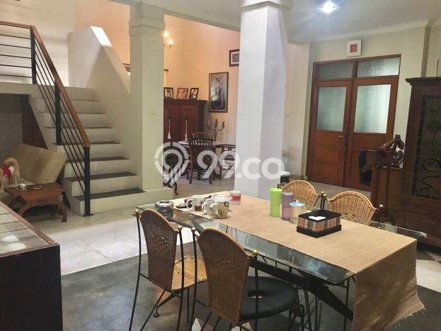 Rumah Elit LB 400m2 Siap Huni Desain Elegan di Turangga, Bandung Rumah Elit LB 400m2 Siap Huni Desain Elegan di Turangga, Bandung