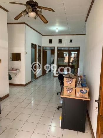 Rumah Modern 3 KT LT 135m2 di Taman Kopo Indah Rumah Modern 3 KT LT 135m2 di Taman Kopo Indah