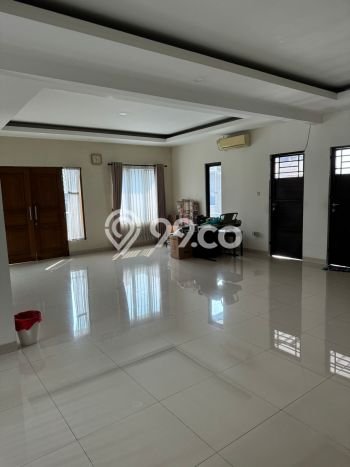 Hunian Elit LB 250m2 Siap Pakai Desain Elegan di Duri Kepa, Jakarta Barat Hunian Elit LB 250m2 Siap Pakai Desain Elegan di Duri Kepa, Jakarta Barat
