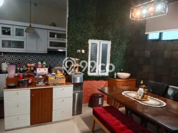 Rumah Modern Cantik 5 KT Bisa Langsung Pindah di Jagakarsa Rumah Modern Cantik 5 KT Bisa Langsung Pindah di Jagakarsa