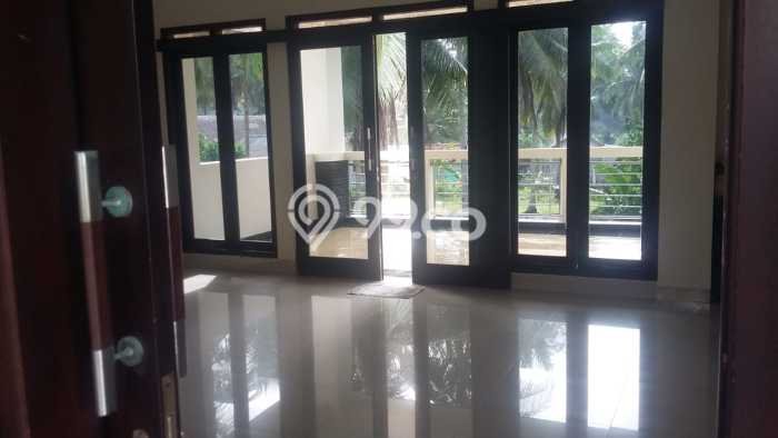 LOKASI STRATEGIS! Vila Kawasan Cijulang, Area 3000m2m², Dekat pusat umum LOKASI STRATEGIS! Vila Kawasan Cijulang, Area 3000m2m², Dekat pusat umum