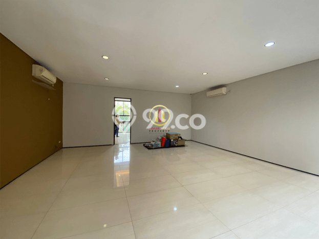Rumah Mewah LB 525m2 Siap Pakai Desain Elegan di Cihampelas, Bandung Rumah Mewah LB 525m2 Siap Pakai Desain Elegan di Cihampelas, Bandung