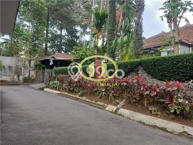For Sale! Luxury House LT 725m2 Desain Modern di Tubagus Ismail For Sale! Luxury House LT 725m2 Desain Modern di Tubagus Ismail