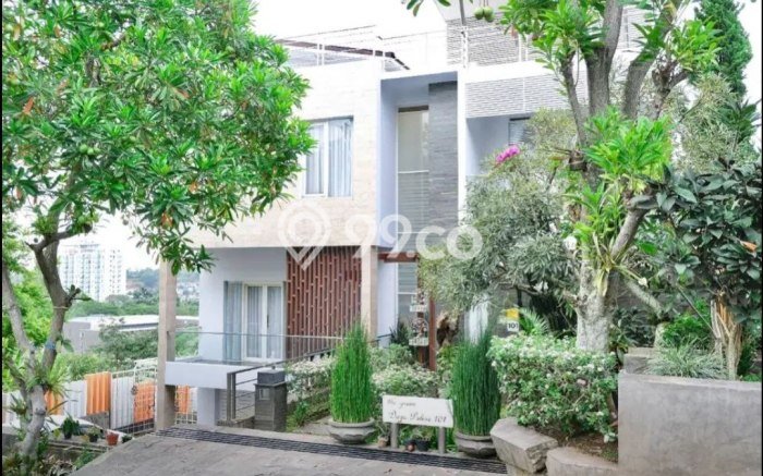 Rumah Elit LB 500m2 Siap Huni Desain Elegan di Dago, Bandung Rumah Elit LB 500m2 Siap Huni Desain Elegan di Dago, Bandung