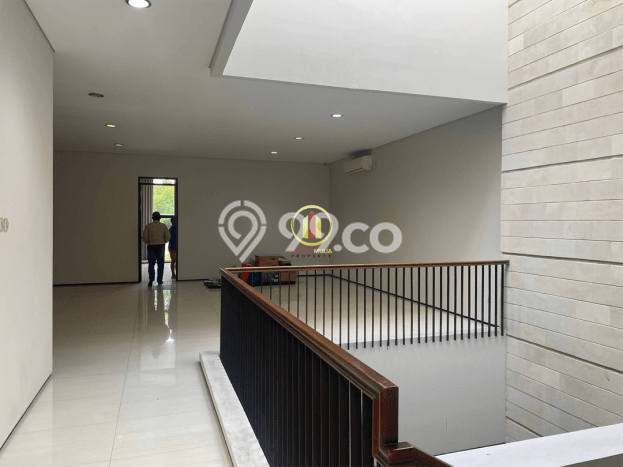 Rumah Mewah LB 525m2 Siap Pakai Desain Elegan di Cihampelas, Bandung Rumah Mewah LB 525m2 Siap Pakai Desain Elegan di Cihampelas, Bandung