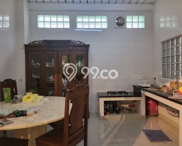 Rumah Elit LB 500m2 Siap Huni Desain Elegan di PELAJAR PEJUANG, Bandung Rumah Elit LB 500m2 Siap Huni Desain Elegan di PELAJAR PEJUANG, Bandung