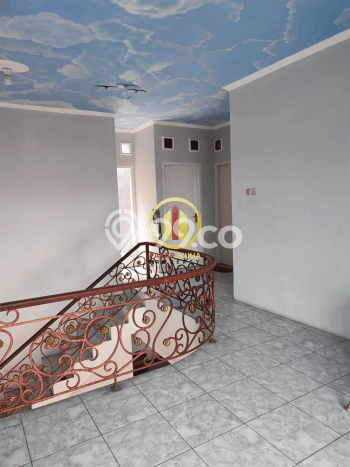 Ready to Use! Premium House LT 270m2 Desain Elegan di Bandung Kota Ready to Use! Premium House LT 270m2 Desain Elegan di Bandung Kota