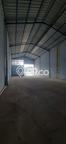 Gudang Disewa di Jakarta Utara dengan LB 300m2 Area Komersial Ramai Gudang Disewa di Jakarta Utara dengan LB 300m2 Area Komersial Ramai