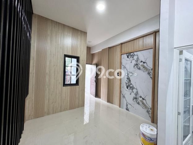 NEW LISTING! Rumah Strategis di Cipondoh, LT 45m² LB 110m² NEW LISTING! Rumah Strategis di Cipondoh, LT 45m² LB 110m²