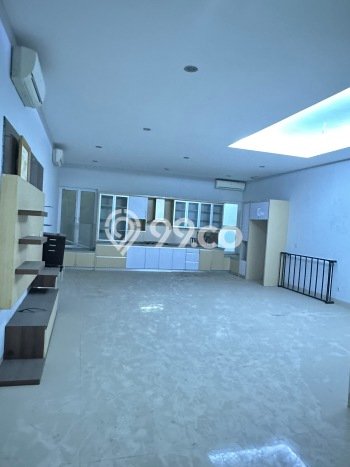 Ready to Use! Premium House LT 167m2 Desain Elegan di Pluit Ready to Use! Premium House LT 167m2 Desain Elegan di Pluit