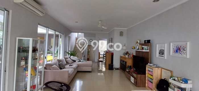 Ready to Use! Luxury House LT 250m2 Desain Elegan di BSD City Ready to Use! Luxury House LT 250m2 Desain Elegan di BSD City