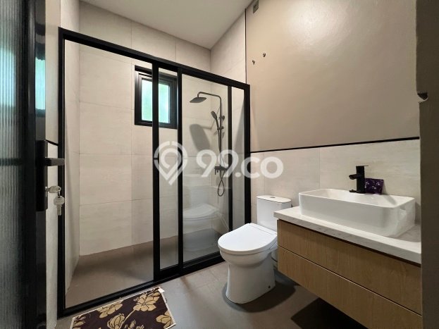Dijual Rumah Premium dengan Fasilitas Sekitar Komplit di BSD, Tangerang Selatan Dijual Rumah Premium dengan Fasilitas Sekitar Komplit di BSD, Tangerang Selatan