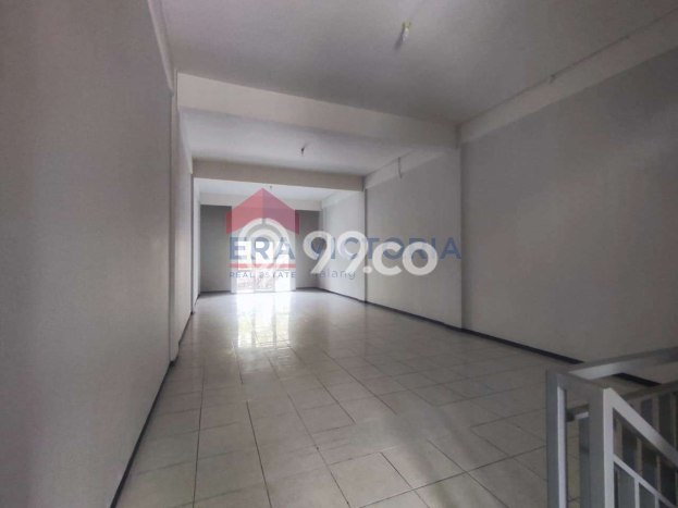Ruko untuk disewa di Blimbing punya LT 172m2 & LB 270m2 harga sewa kompetitif Ruko untuk disewa di Blimbing punya LT 172m2 & LB 270m2 harga sewa kompetitif