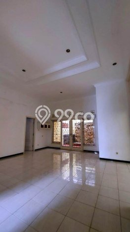 Rumah Disewakan Malang LT 300m2 LB 250m2 Area Tidar Rumah Disewakan Malang LT 300m2 LB 250m2 Area Tidar