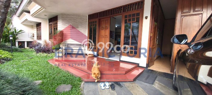Rumah Elit LB 220m2 Siap Pakai Desain Elegan di Tidar, Malang Rumah Elit LB 220m2 Siap Pakai Desain Elegan di Tidar, Malang