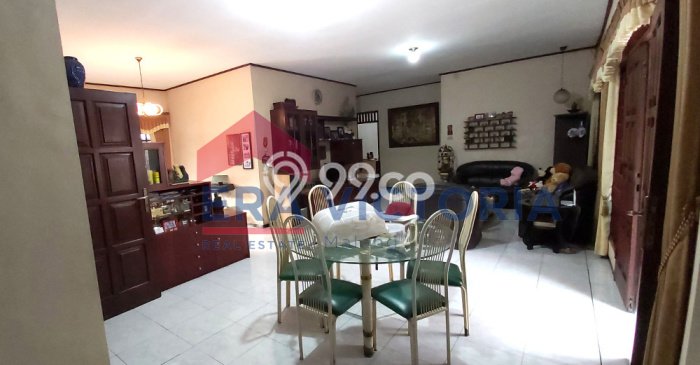 Rumah Elit LB 220m2 Siap Pakai Desain Elegan di Tidar, Malang Rumah Elit LB 220m2 Siap Pakai Desain Elegan di Tidar, Malang
