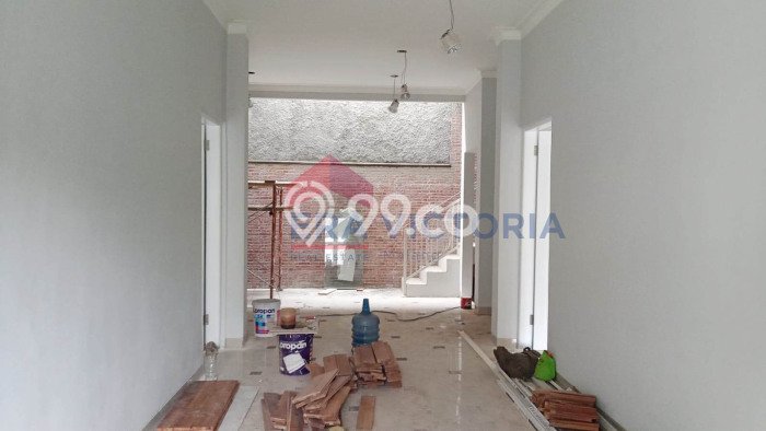 Jual Rumah Favorit Siap Huni LB 250m2 di Klojen, Malang Jual Rumah Favorit Siap Huni LB 250m2 di Klojen, Malang