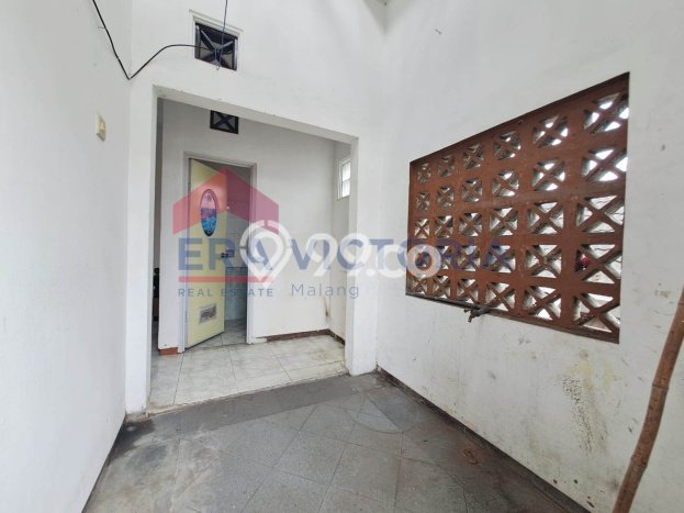 Rumah Strategis Modern Lb 260m2 di Kedungkandang, Malang Rumah Strategis Modern Lb 260m2 di Kedungkandang, Malang