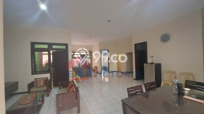 Rumah Modern 4 Kamar LT 200m2 di Sawojajar Rumah Modern 4 Kamar LT 200m2 di Sawojajar