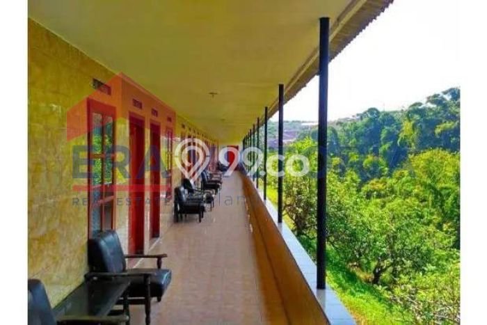 Rumah Elit LB 3000m2 Siap Pakai Desain Elegan di Batu, Malang Rumah Elit LB 3000m2 Siap Pakai Desain Elegan di Batu, Malang