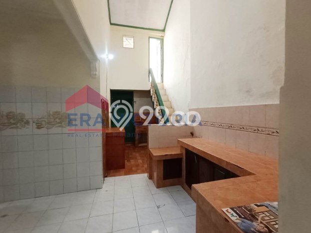 Lokasi terbaik! Rumah siap huni dikontrakkan di Blimbing LB 150m2 Lokasi terbaik! Rumah siap huni dikontrakkan di Blimbing LB 150m2