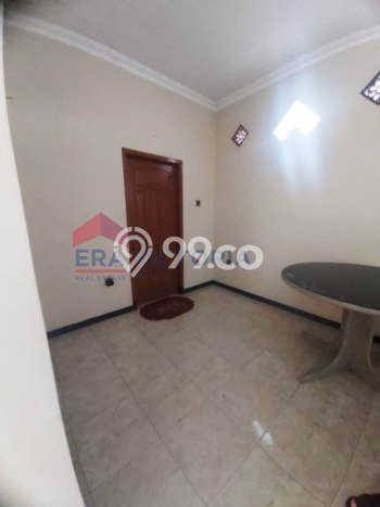 Lokasi strategis! Rumah siap pakai disewakan di Sidoarjo LB 300m2 Lokasi strategis! Rumah siap pakai disewakan di Sidoarjo LB 300m2