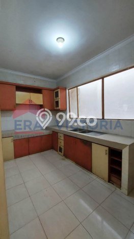 Rumah Disewakan Malang LT 300m2 LB 250m2 Area Tidar Rumah Disewakan Malang LT 300m2 LB 250m2 Area Tidar