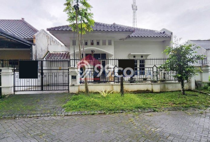 Rumah kawasan Blimbing, Malang, LT 360m2m² Bangunan 250m2m² Rumah kawasan Blimbing, Malang, LT 360m2m² Bangunan 250m2m²