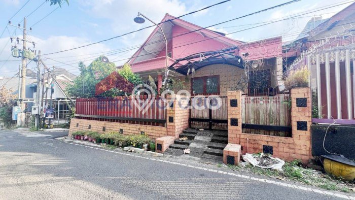 Rumah Modern 6 KT LT 304m2 di Rampal Celaket Rumah Modern 6 KT LT 304m2 di Rampal Celaket