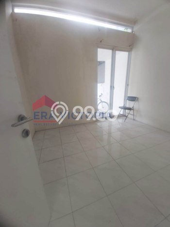 Lokasi strategis! Rumah siap huni disewakan di Krian LB 102m2 Lokasi strategis! Rumah siap huni disewakan di Krian LB 102m2
