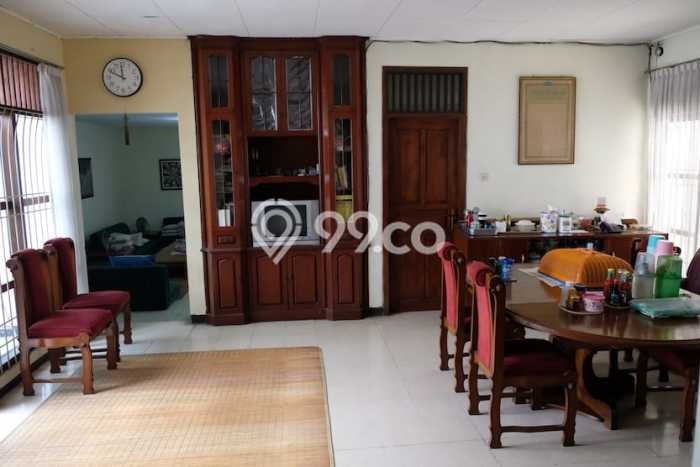 Hunian Mewah Siap Huni LT 682m2 di Kebayoran Lama, Jakarta Selatan Hunian Mewah Siap Huni LT 682m2 di Kebayoran Lama, Jakarta Selatan