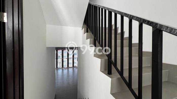 Rumah kawasan Pantai Indah Kapuk 2, Dekat Fasilitas, 4 KM, LT 250m² LB 330m² Rumah kawasan Pantai Indah Kapuk 2, Dekat Fasilitas, 4 KM, LT 250m² LB 330m²