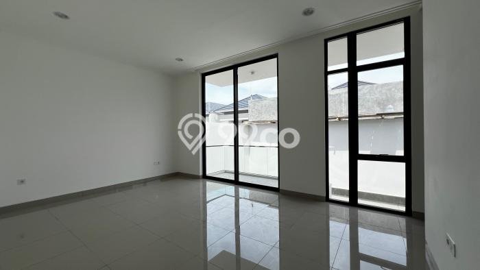 Rumah kawasan Pantai Indah Kapuk 2, Dekat Fasilitas, 4 KM, LT 250m² LB 330m² Rumah kawasan Pantai Indah Kapuk 2, Dekat Fasilitas, 4 KM, LT 250m² LB 330m²