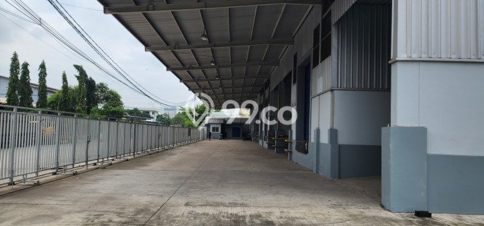 Gudang Disewa di Jakarta Utara dengan LB 3062m2 Area Komersial Ramai Gudang Disewa di Jakarta Utara dengan LB 3062m2 Area Komersial Ramai