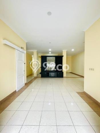Rumah Mewah LB 180m2 Siap Pakai Desain Elegan di Gading Serpong, Tangerang Rumah Mewah LB 180m2 Siap Pakai Desain Elegan di Gading Serpong, Tangerang