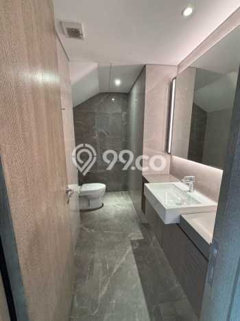 Ready to Use! Premium House LT 276m2 Desain Modern di BSD City Ready to Use! Premium House LT 276m2 Desain Modern di BSD City
