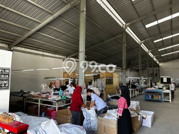Unit Gudang Dijual di Grogol Sukoharjo Luas Bangunan 1400m2 Unit Gudang Dijual di Grogol Sukoharjo Luas Bangunan 1400m2