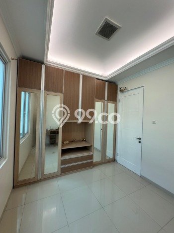 Lokasi strategis! Rumah siap huni dikontrakkan di Cakung LB 181m2 Lokasi strategis! Rumah siap huni dikontrakkan di Cakung LB 181m2