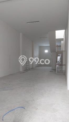 PRIME LOCATION! Gudang di Pulo Gadung, Luas 180m2m², Kawasan Berkembang, Siap Untuk Digunakan PRIME LOCATION! Gudang di Pulo Gadung, Luas 180m2m², Kawasan Berkembang, Siap Untuk Digunakan